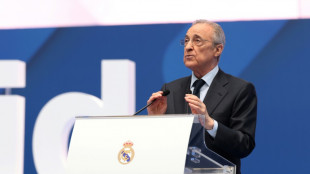 Foot: Florentino P&eacute;rez charge l'UEFA et la FIFA et r&eacute;affirme son soutien &agrave; la Super Ligue