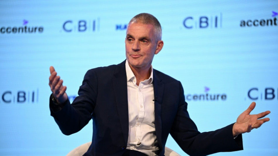 La BBC debe "luchar" para defender su periodismo, afirma su exdirector