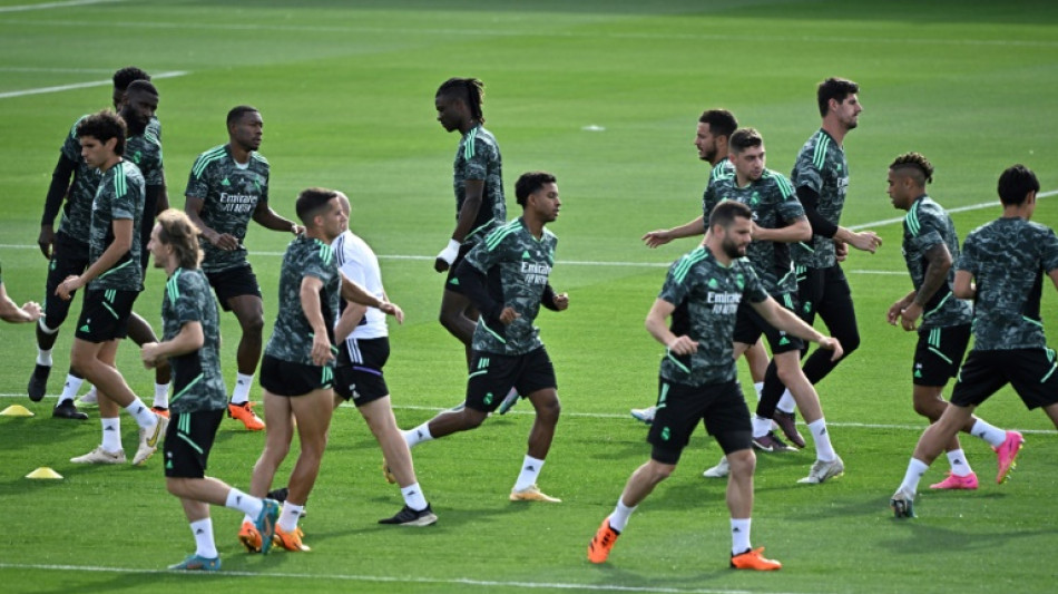 Derbi milan&eacute;s y choque de estrellas en busca de la final de la Champions