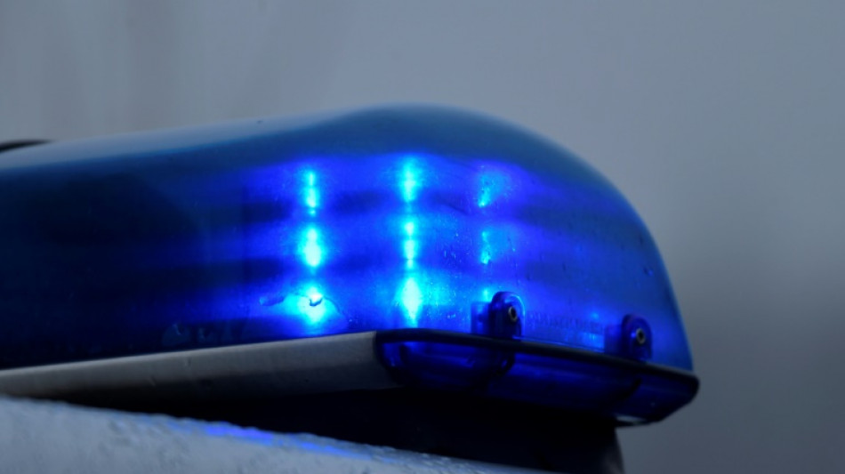 Bus prallt bei Unfall in Trier frontal gegen Baum - 14 Sch&uuml;ler im Krankenhaus