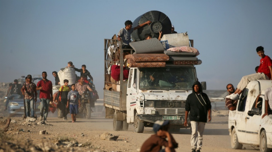 Retour dans les ruines à Gaza, le Hamas prêt à commencer à libérer les otages lundi