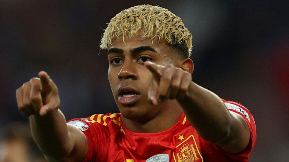 Lamine Yamal retorna &agrave; sele&ccedil;&atilde;o espanhola para reta final das Eliminat&oacute;rias