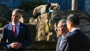 C&eacute;r&eacute;monie "symbolique" pour le Premier ministre chinois au Parlement australien, avant les sujets sensibles
