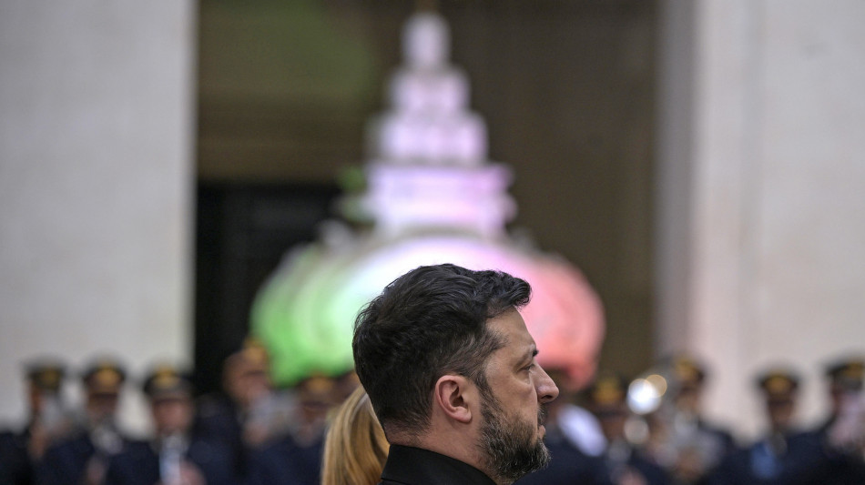 Zelensky, 'se sar&agrave; garantita la sicurezza delle urne si pu&ograve; votare entro tre mesi'