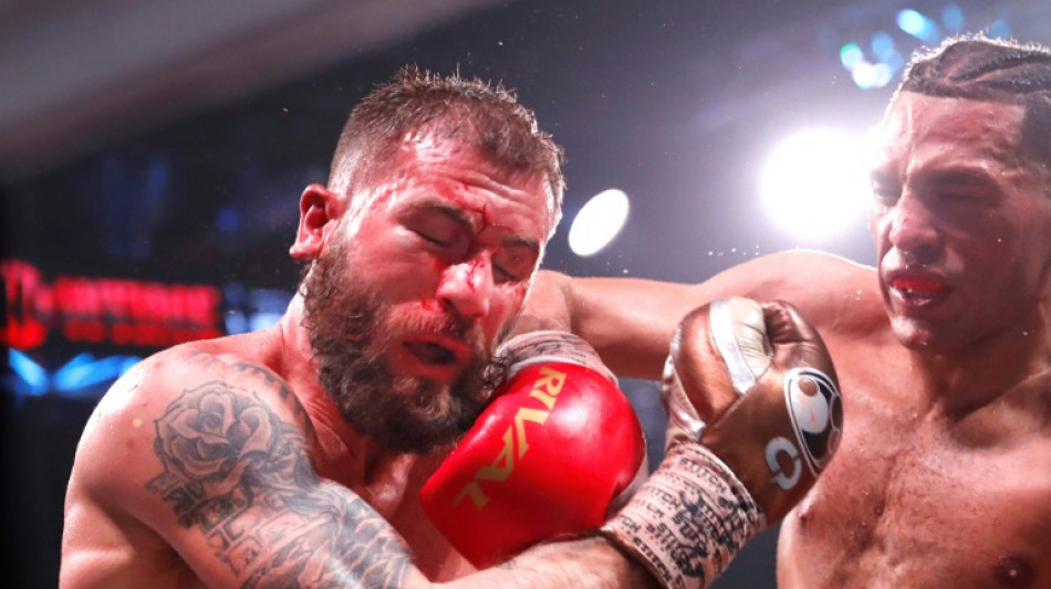 Benavidez derrota a Plant y desaf&iacute;a a Canelo en los supermedianos