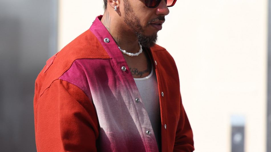 Hamilton guida la Ferrari, "attimi tra pi&ugrave; belli della vita"