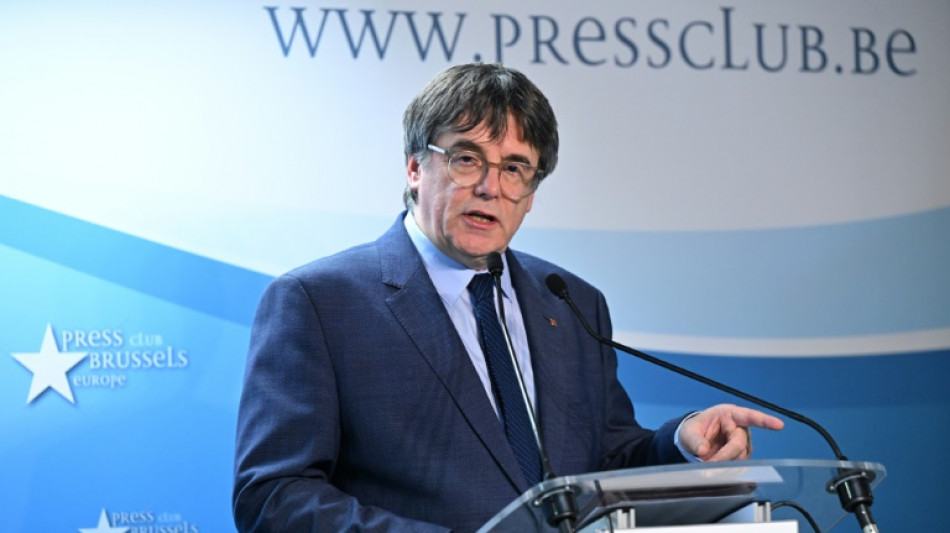 Independentista catalão Puigdemont é investigado por terrorismo na Espanha