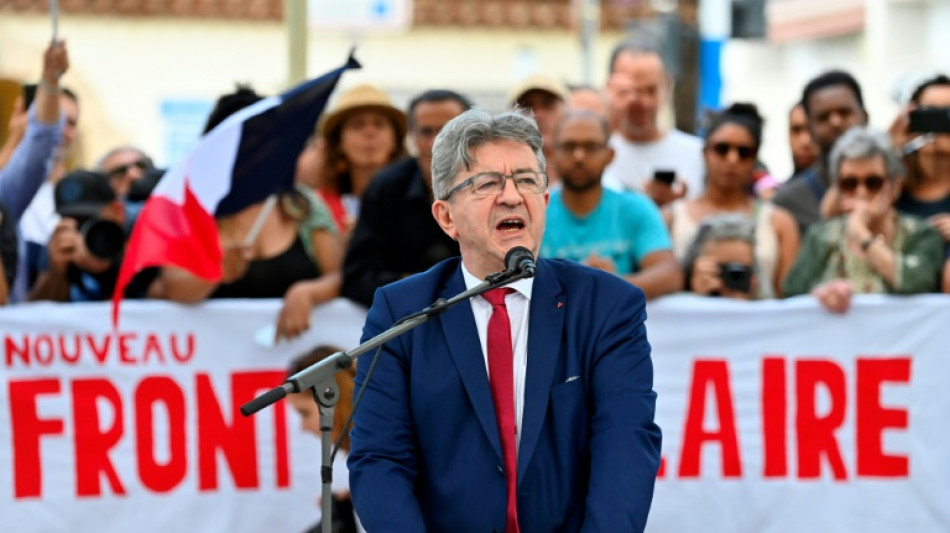 A gauche, l'hypoth&egrave;se M&eacute;lenchon &agrave; Matignon toujours pr&eacute;gnante et clivante