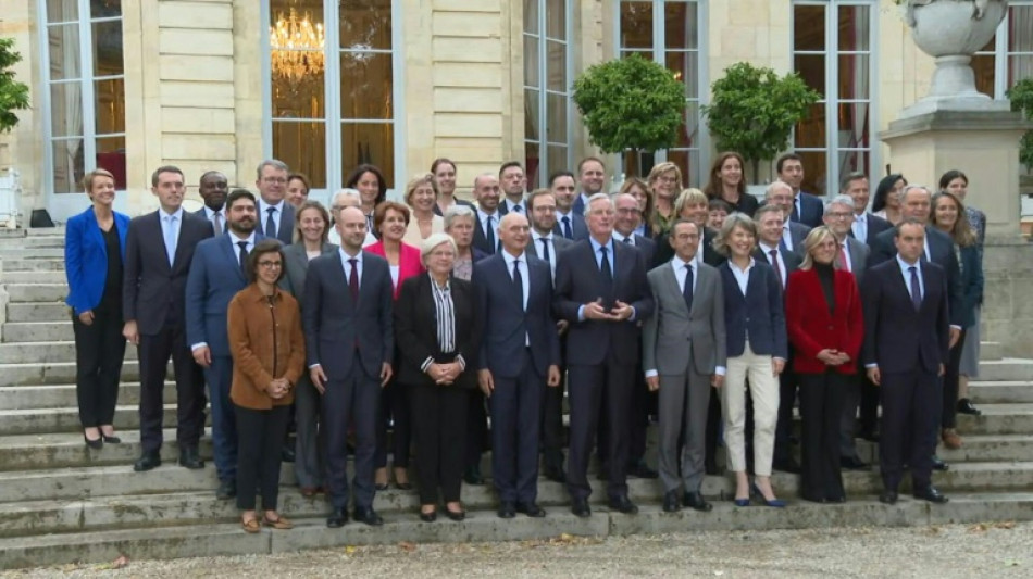 Barnier pr&eacute;pare sa feuille de route avec ses ministres et esquisse quelques pistes fiscales