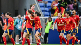 Espa&ntilde;a remonta, gana en penales y mantiene vivo el sue&ntilde;o dorado