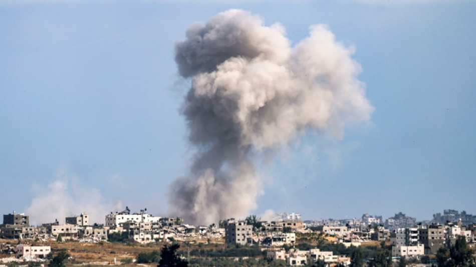 Frappes et combats &agrave; travers Gaza, fuite massive de Rafah