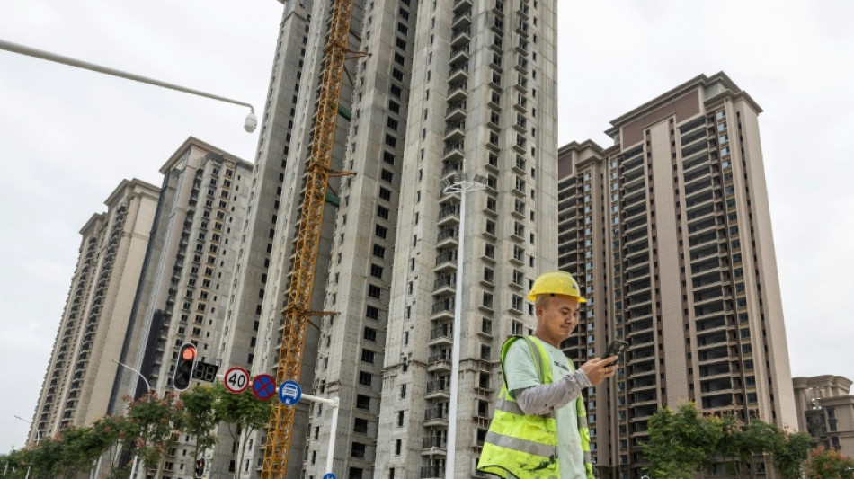 Las acciones de la inmobiliaria china Evergrande suben un 28% al reanudar su cotizaci&oacute;n