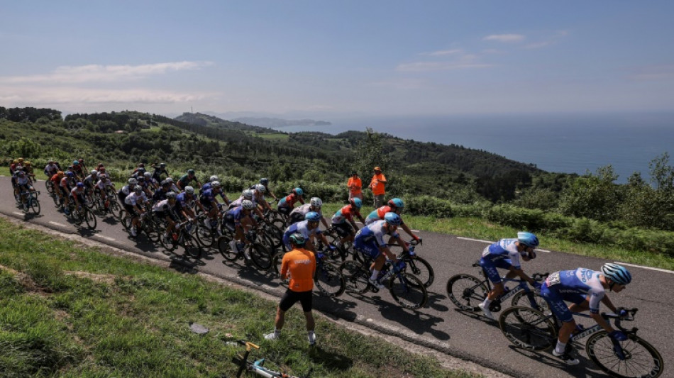 La quatri&egrave;me &eacute;tape du Tour: en route vers le circuit de Nogaro