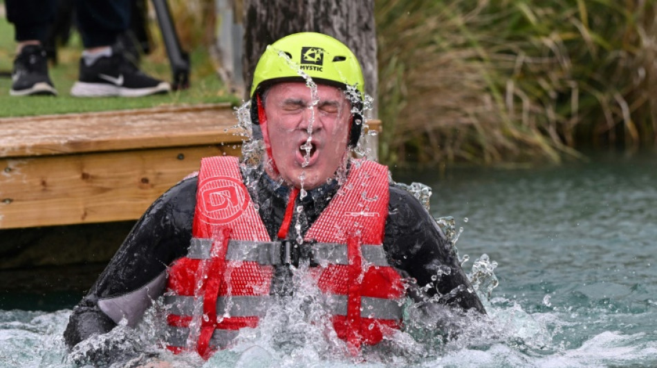 Toboggan et montagnes russes: la campagne tr&egrave;s sportive du chef des Lib-Dem britanniques