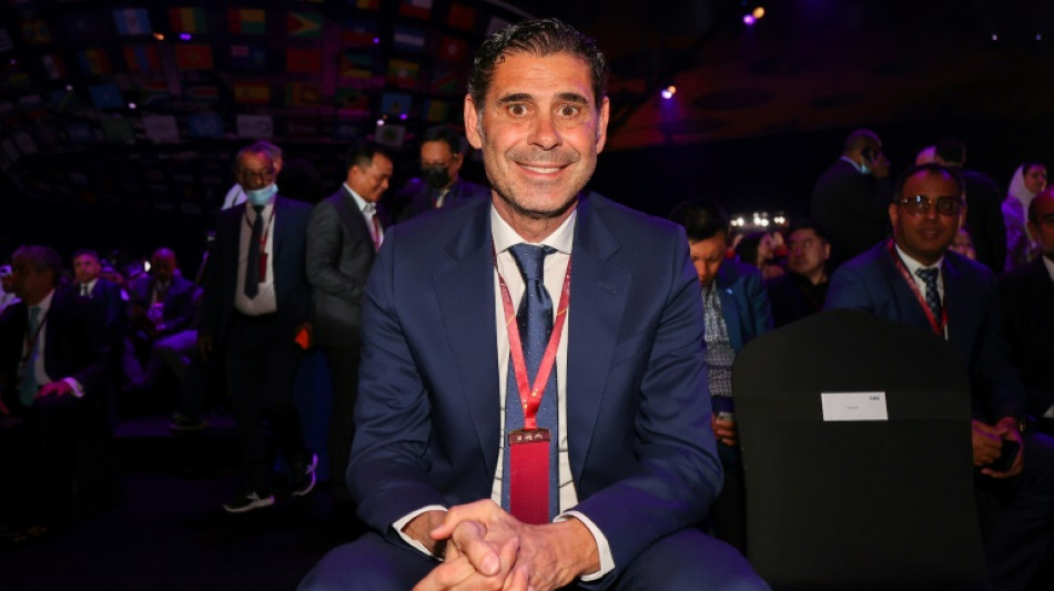 Fernando Hierro es el nuevo director deportivo de las 'Chivas' del f&uacute;tbol mexicano