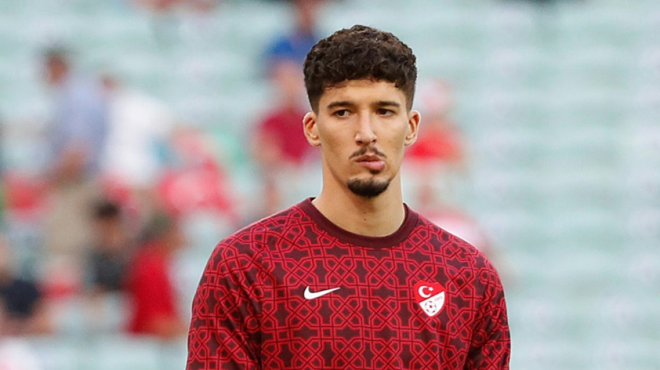 Man Utd sign Turkey keeper Bayindir from Fenerbahce