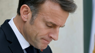 Macron: consultations &agrave; l'Elys&eacute;e, urgence pour Matignon
