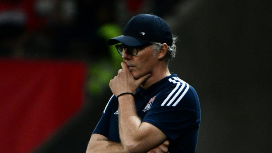 Ligue 1: Laurent Blanc "n'est pas menac&eacute;" mais doit "faire son travail", recadre Textor