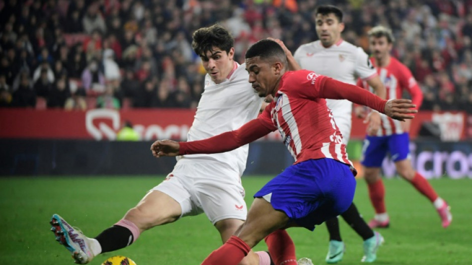 El Bar&ccedil;a salva un empate y el Atl&eacute;tico pierde en Sevilla
