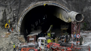 Equipes de emerg&ecirc;ncia perto de resgatar 41 oper&aacute;rios presos em t&uacute;nel na &Iacute;ndia