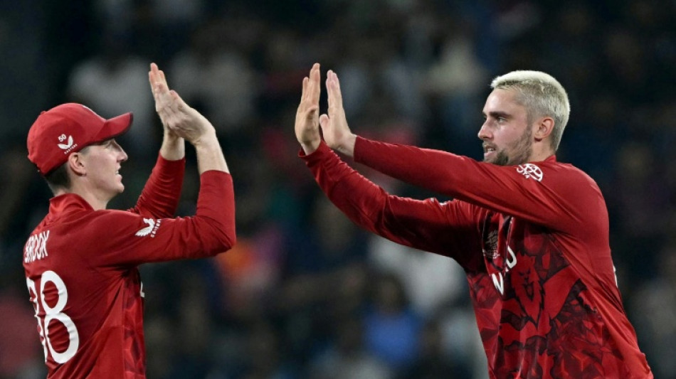 Spin-heavy England restrict New Zealand to 159-7 in Super Eights