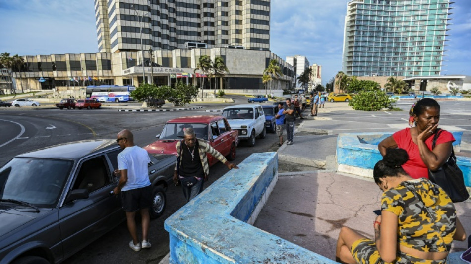 Gobierno cubano anuncia alza de m&aacute;s del 500% en el precio del combustible