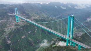625 Meter über Schlucht: Höchste Brücke der Welt in China eröffnet