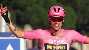 Tour d'Italie: Pour Roglic, un triomphe au go&ucirc;t de revanche au pied du Colis&eacute;e
