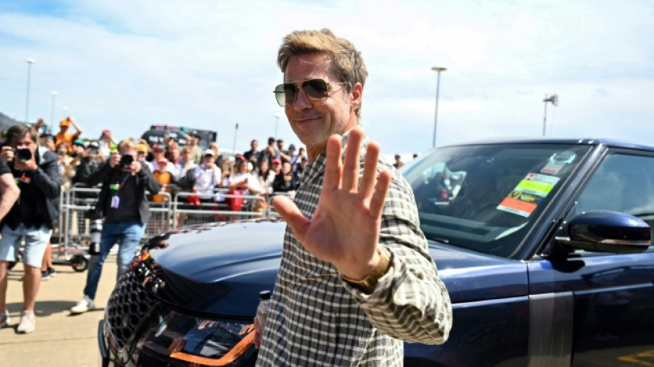 F1: Brad Pitt a &eacute;t&eacute; la star du paddock &agrave; Silverstone