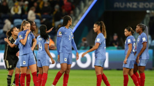 Mondial: entr&eacute;e manqu&eacute;e et euphorie enray&eacute;e pour les Bleues de Renard